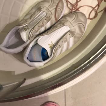 Adidas Ayakkabıda Renk Solması Sorunu