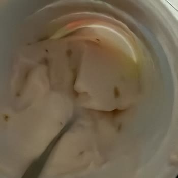 Sütaş Çilekli Yoğurt: Beklenmedik Kıvam Sorunu