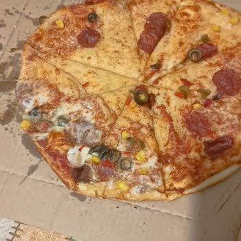 Migros'tan Alınan Pizza Hayal Kırıklığı Yarattı