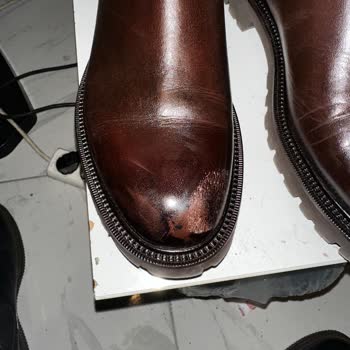 Hotiç Ayakkabı: Boya Atması Ve Hasarlı İade Sorunu