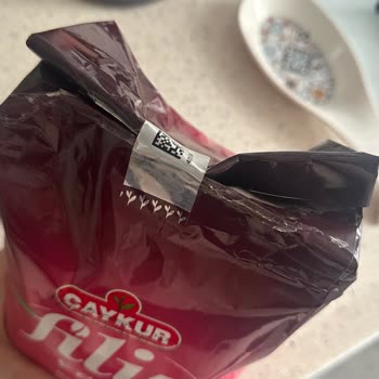Açılmış Çay Paketi Ve İlgisiz Müşteri Hizmeti