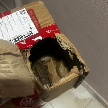 Hasarlı Ürün Teslimatı Ve İlgisiz Müşteri Hizmetleri