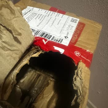 Hasarlı Ürün Teslimatı Ve İlgisiz Müşteri Hizmetleri