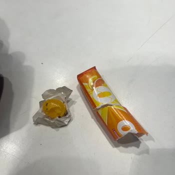 Olips Şekerlemeden Çıkan Böcekler Şok Etkisi Yarattı