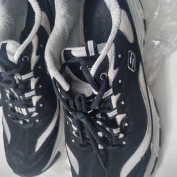 Skechers D'Lites Shoes Torn After One Year, Return Request Denied