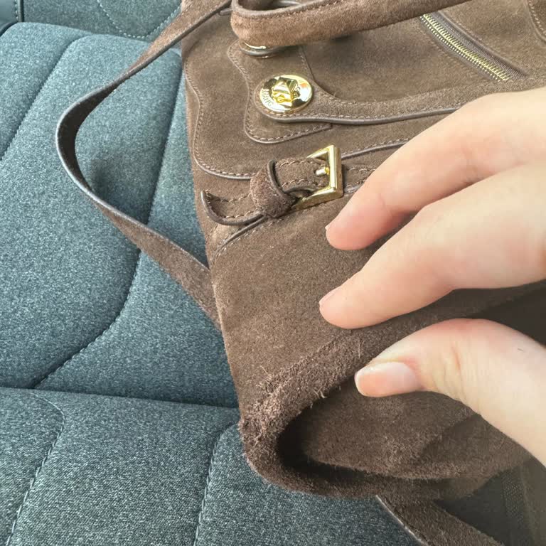 Kısa Sürede Yıpranan Çanta Ve Yetersiz Müşteri Hizmeti