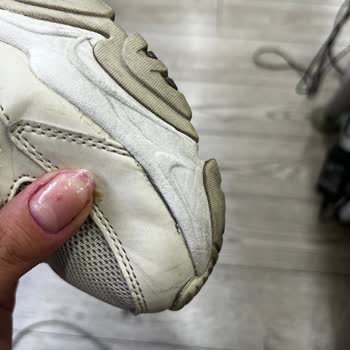 Skechers Ayakkabılarımın Tabanında Oluşan Soruna Çözüm Arıyorum