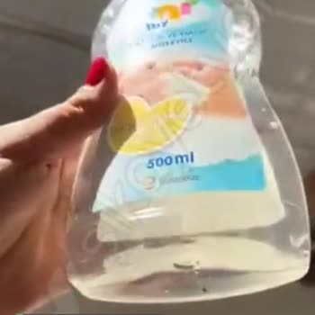 Uni Baby Biberon Temizleyici İçinde Böcek
