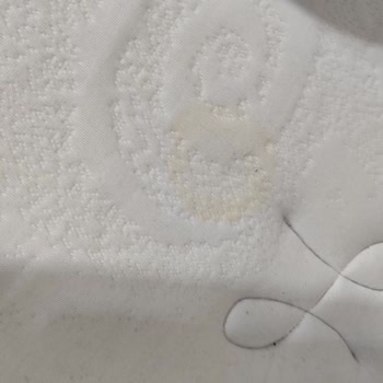 Lova Yatakta Tekrarlayan Sararma Sorunu