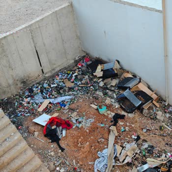 Mersin'de Mahalledeki Pislik Sorunu