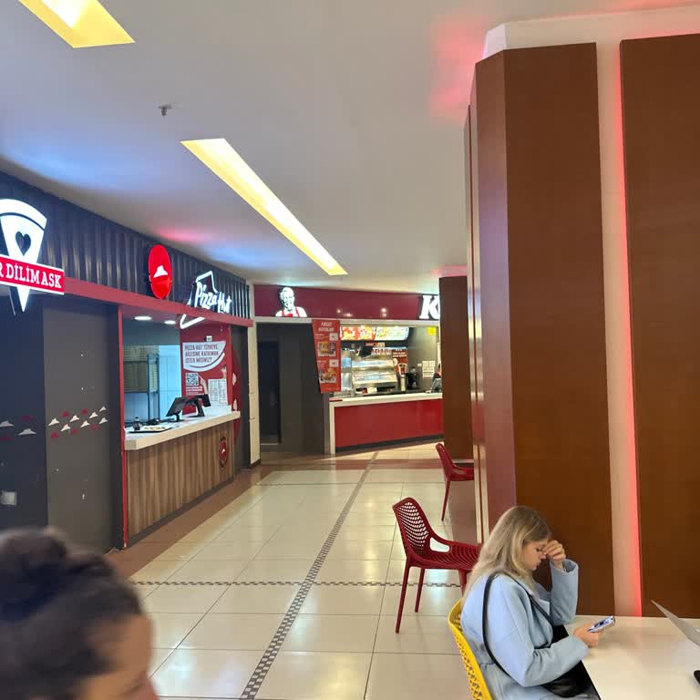 KFC Armoni Park Şubesinde Kasa Sorunu Ve Personel Tavrı