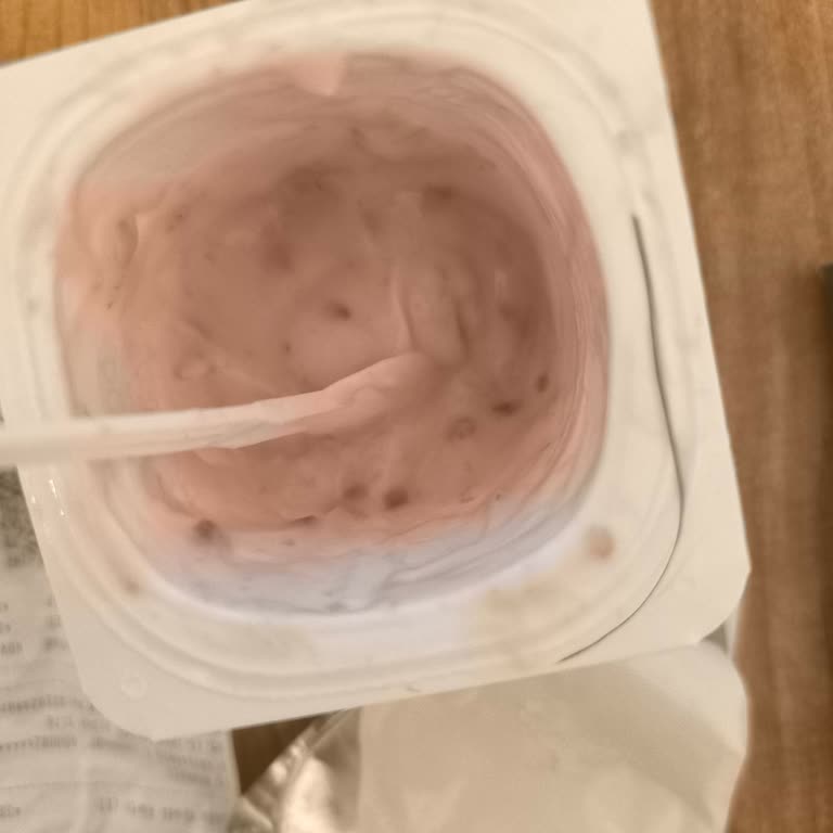 Meyveli Yoğurttan Çıkan Kıl Şoku