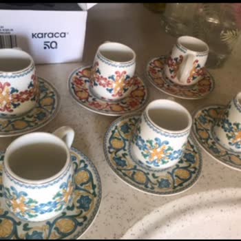 Yanlış Renk Fincan Şoku: Karaca'dan Beklenmedik Hizmet