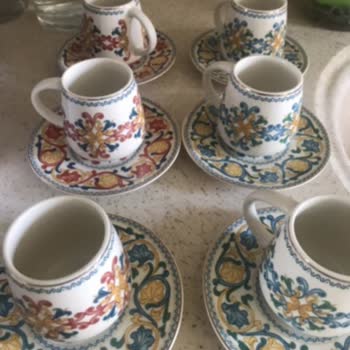 Yanlış Renk Fincan Şoku: Karaca'dan Beklenmedik Hizmet