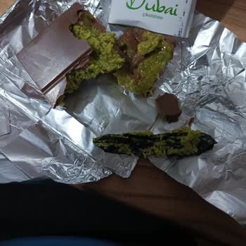 Mozac Chocolate İçinden Plastik Eldiven Çıktı