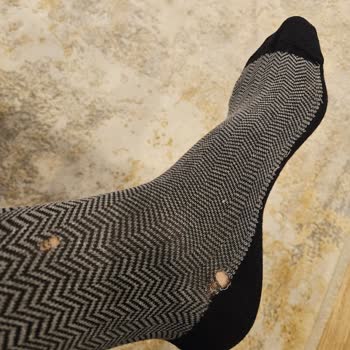 Delik Deşik Çoraplar: LCW'den Hayal Kırıklığı