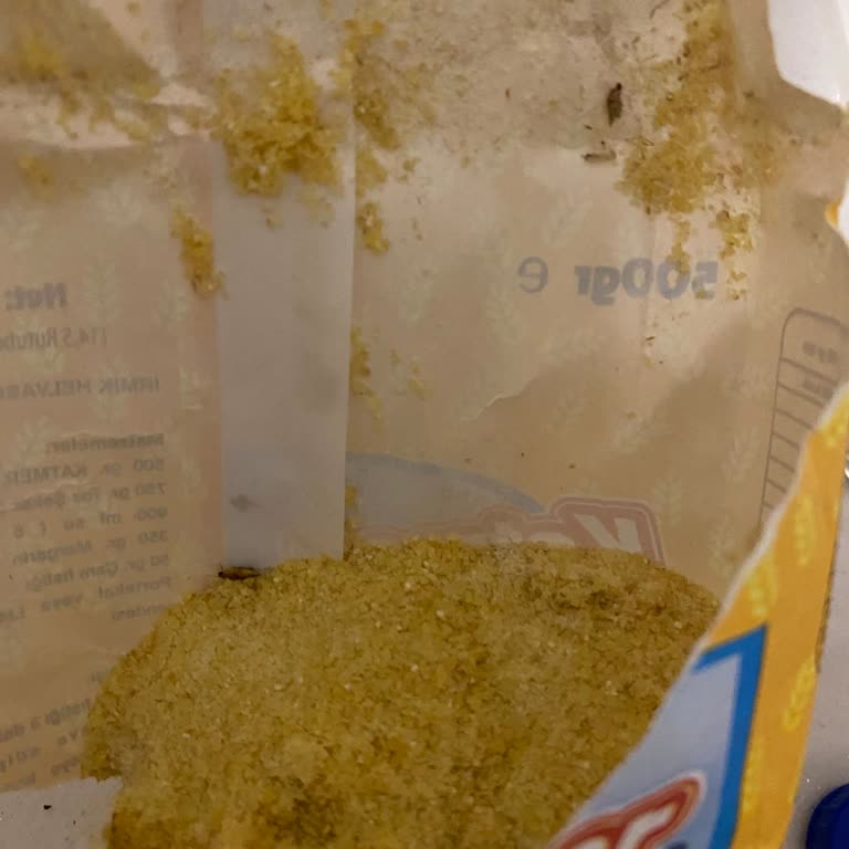 Böcekli Ürün Şoku: Katmer İrmik Alışverişinde Hayal Kırıklığı