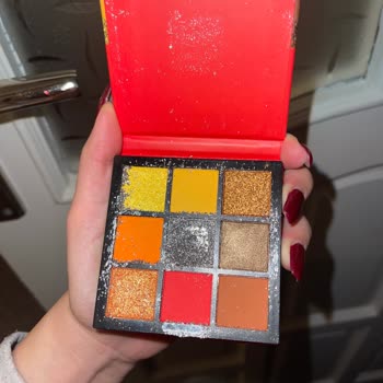 Yanıltıcı Ambalaj Ve Kırık Far Paleti Hayal Kırıklığı