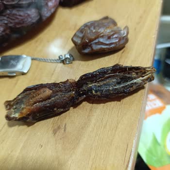 BİM'den Alınan Simbat Hurma Kurtlu Çıktı, Paramızla Rezil Oluyoruz