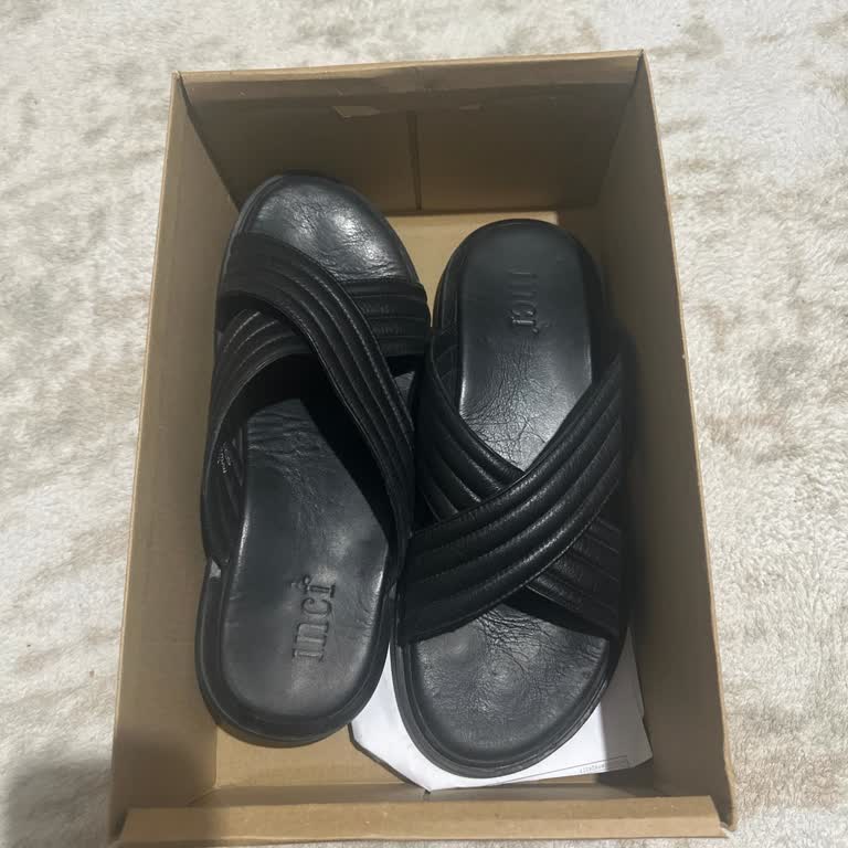 Markalı Terliklerde Kalıcı Leke Şikayeti