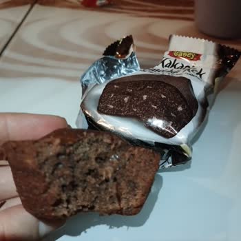 BİM Market'te Casey Kek İçinden Çıkan Naylon Poşet Şoku