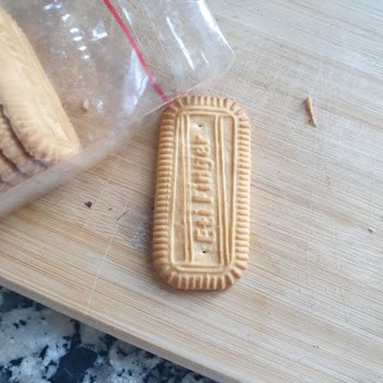 Eti Finger Bisküvi'de Makine Yağı Kokusu Ve Tadına Dikkat