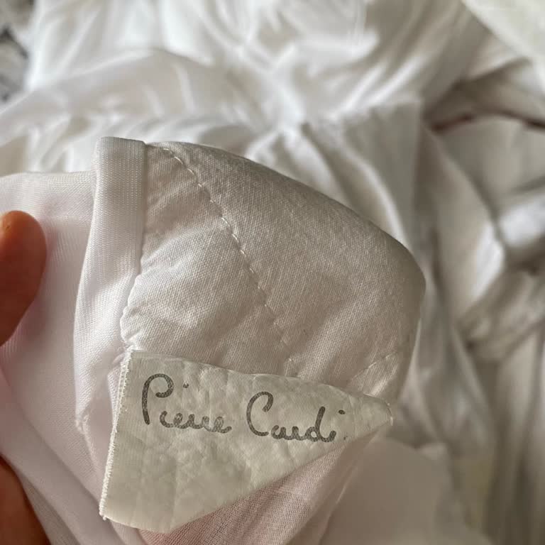 Pierre Cardin Home Sıvı Geçirmez Alez Aldım, Öylece Sıvı Geçirdi!
