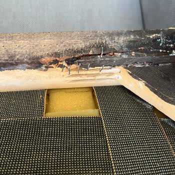 Kırık Sandalye Ve Yetersiz Müşteri Hizmetleri