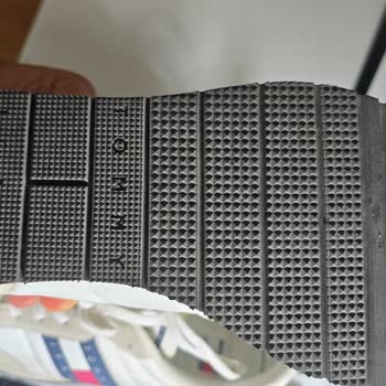 Tommy Hilfiger Ayakkabıda Kalite Sorunu Ve Boyner'in Yetersiz İnceleme Yanıtı