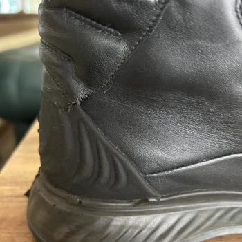 Ecco Schuhe Erfahrung mit Nahtdefekt und enttäuschender Kundenservice-Antwort