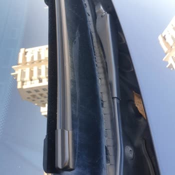 BMW 320ied Ön Cam Fitilinde Kronik Sorun