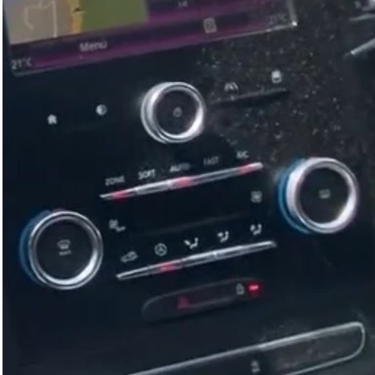 Megane 4'te Kronik Flaşör Sorunu