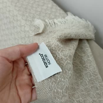Karaca Home Koltuk Örtüsü Tüy Sorunu