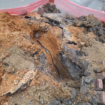 AYEDAŞ'ın Yüksek Voltaj Hatası: Yangın Ve Maddi Zarar