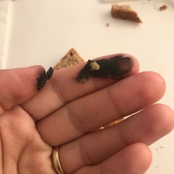 Uno Ekmek Ekmeğin İçinden Çıkan Şaşırtıcı Madde