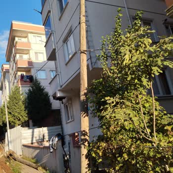 Tehlike Saçan Altyapı Direği İçin Çözüm Bekleniyor