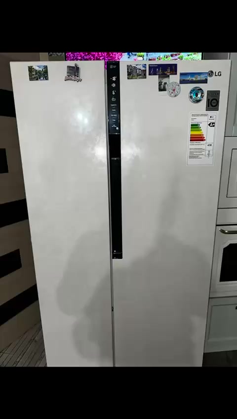 Холодильник LG двухдверный, трещины внутри и низкое качество пластика обложка видео