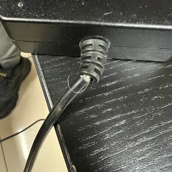 Monster Notebook Adaptör Kablosu Tasarım Hatası