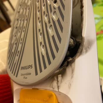 Philips Ev Aletleri Ütü Faciası: Ürün Güvenliği Ve Müşteri Hizmetleri Hayal Kırıklığı!