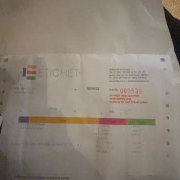 Adidas Ayakkabımda Oluşan Hasar Ve Mağaza Güvenilirliği Endişesi