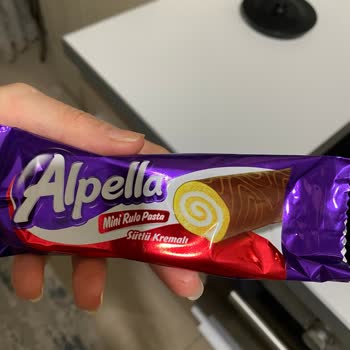 Tüylenmiş Kekler: Ülker Alpella'da Kalite Sorunu