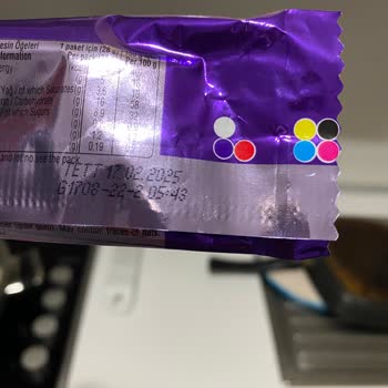 Tüylenmiş Kekler: Ülker Alpella'da Kalite Sorunu