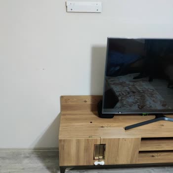 Tehlikeli Montaj: Enza Home TV Ünitesi Kazası