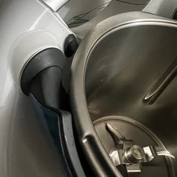 Vorwerk Thermomix Karıştırma Kabının İç Kısmında Bulunan Kaynak Ve Motor Isınma Sorunu!