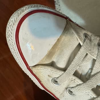 Converse Ayakkabımın Kenarları Sarardı, Orijinallik Sorgulanıyor