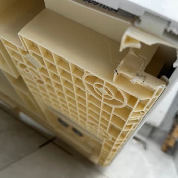 Kırık Kurutma Makinesi Ayakları Ve İlgisiz Müşteri Hizmetleri