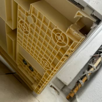 Kırık Kurutma Makinesi Ayakları Ve İlgisiz Müşteri Hizmetleri