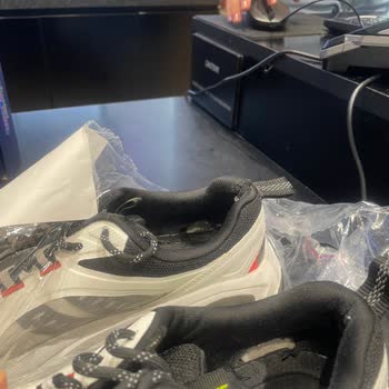 Skechers Ayakkabı 2 Ayda Delindi Ve Nasır Yaptı