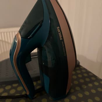 Philips Azur 8000 Ütü İle Hayal Kırıklığı: Su Akıtma Ve Kırışıklık Sorunları