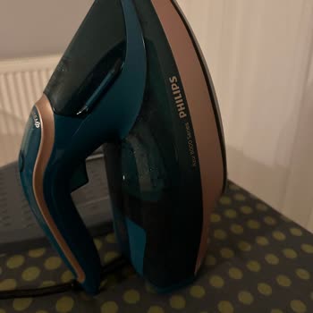 Philips Azur 8000 Ütü İle Hayal Kırıklığı: Su Akıtma Ve Kırışıklık Sorunları